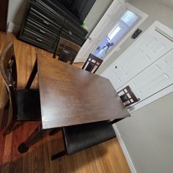 DINING ROOM TABLE W/Leather Chairs & Bench