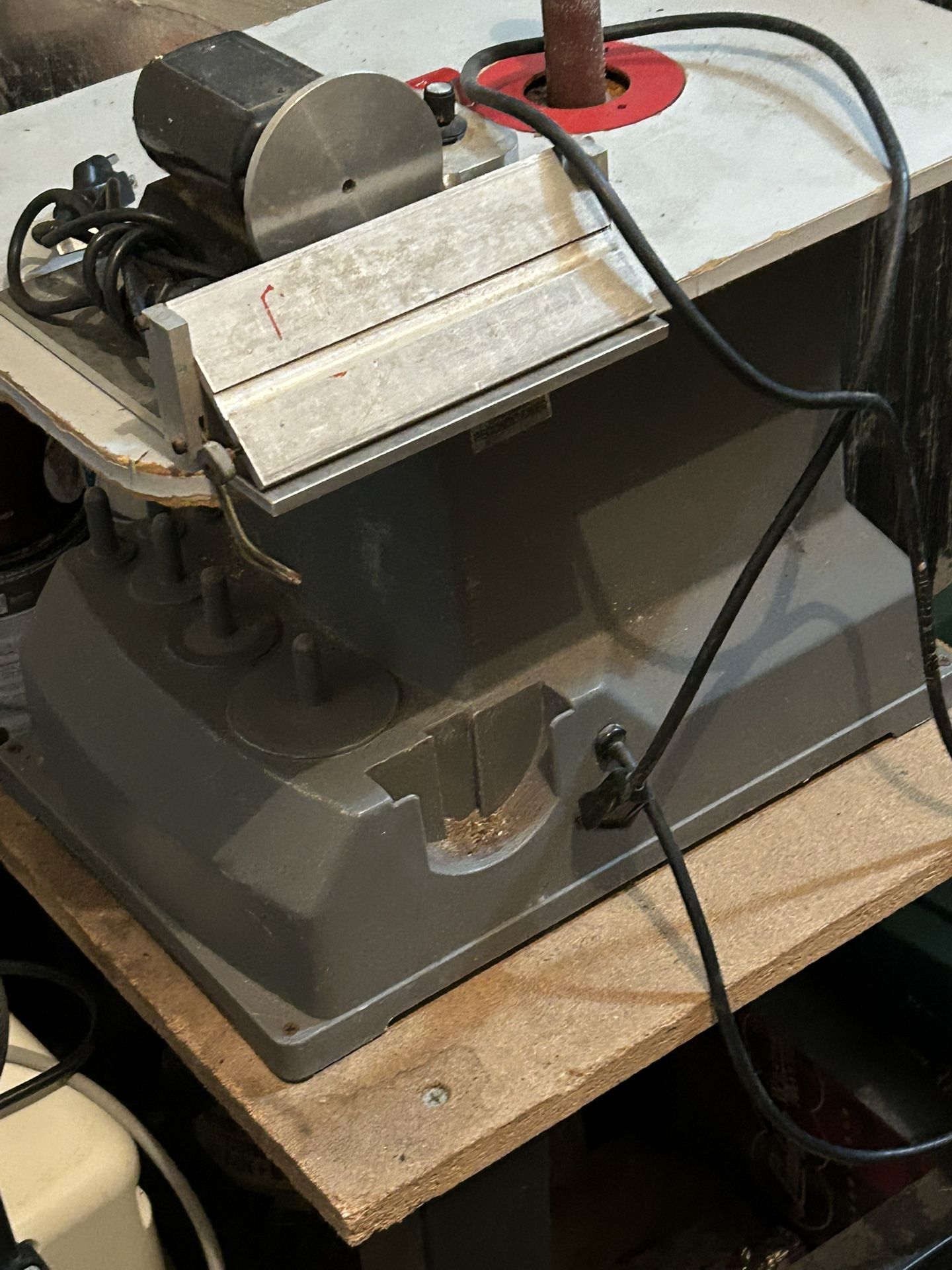Oscillating Sander And Large Bandsaws 