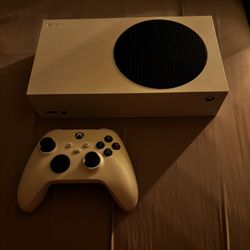 Xbox Series S, 512GB SSD, All Digital, Robot White