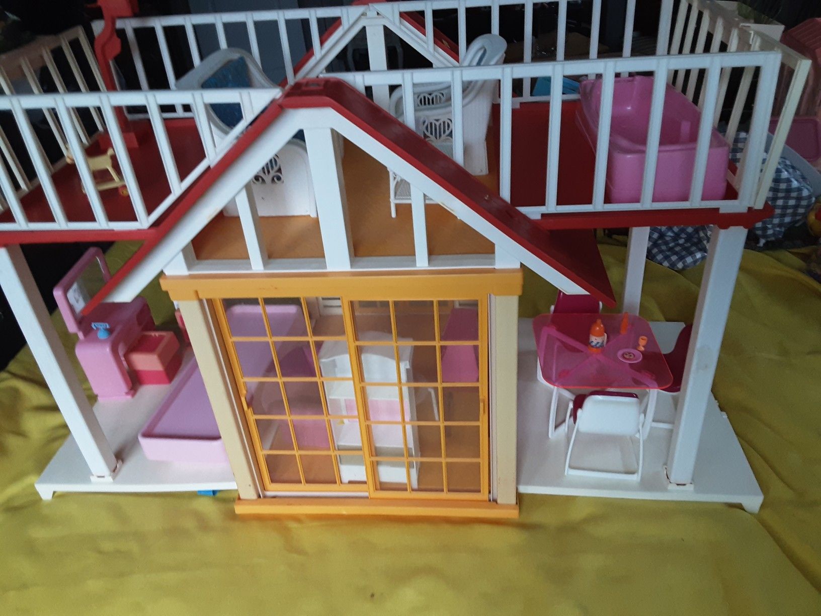 Vintage Barbie 1970`s dream house