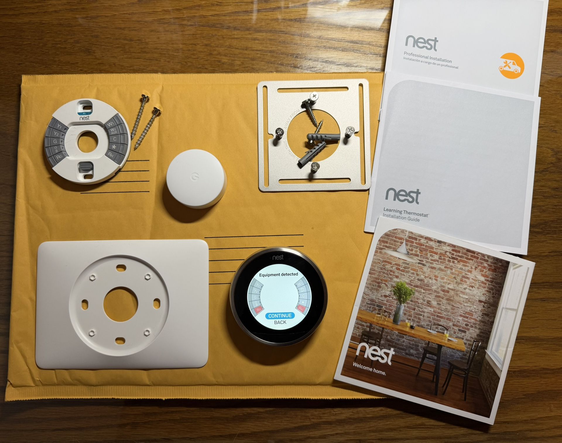 Nest 3rd gen Learning Thermostat and Remote Sensorbrushed Stainless steel