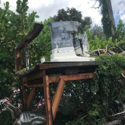 V8 350 HP Johnson Midsection And Parts 