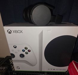 Xbos S with gaming headset