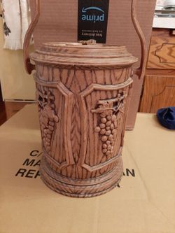 Vintage Ice Bucket. Plastic Form.