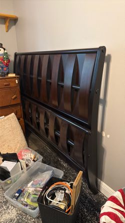 Queen Headboard-Footboard-Side Rails