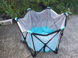 Baby play pen light weight, folding. Easy assembly
