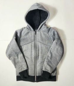 Boy's gray sweater size: 8