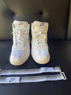 Nike high cvggtop comes with both back straps