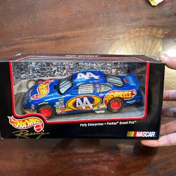 Hot Wheels Racing Nascar Collectible
