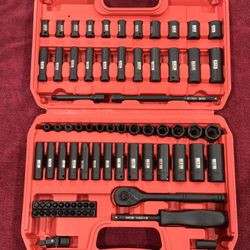 76 piece 1/4 tool set ratchet, screwdriver, socket wrench with extension