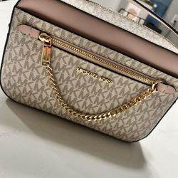 Michael Kors Crossbody Bag – Excellent Condition – Authentic