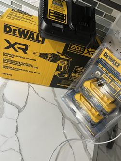 Dewalt 20v Screwgun Kit New 