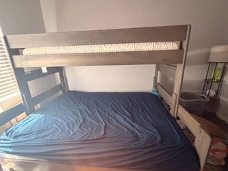 Bunk bed