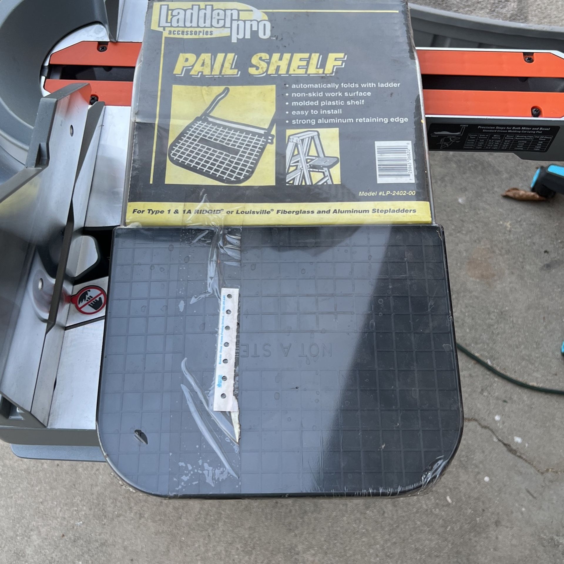 LADDER PRO - PAIL SHELF