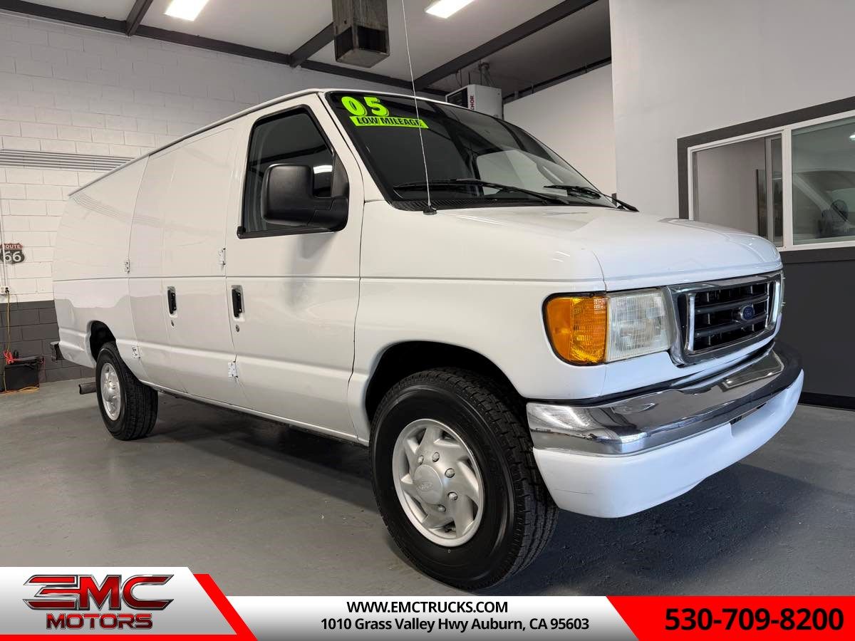 2005 Ford Econoline Cargo Van