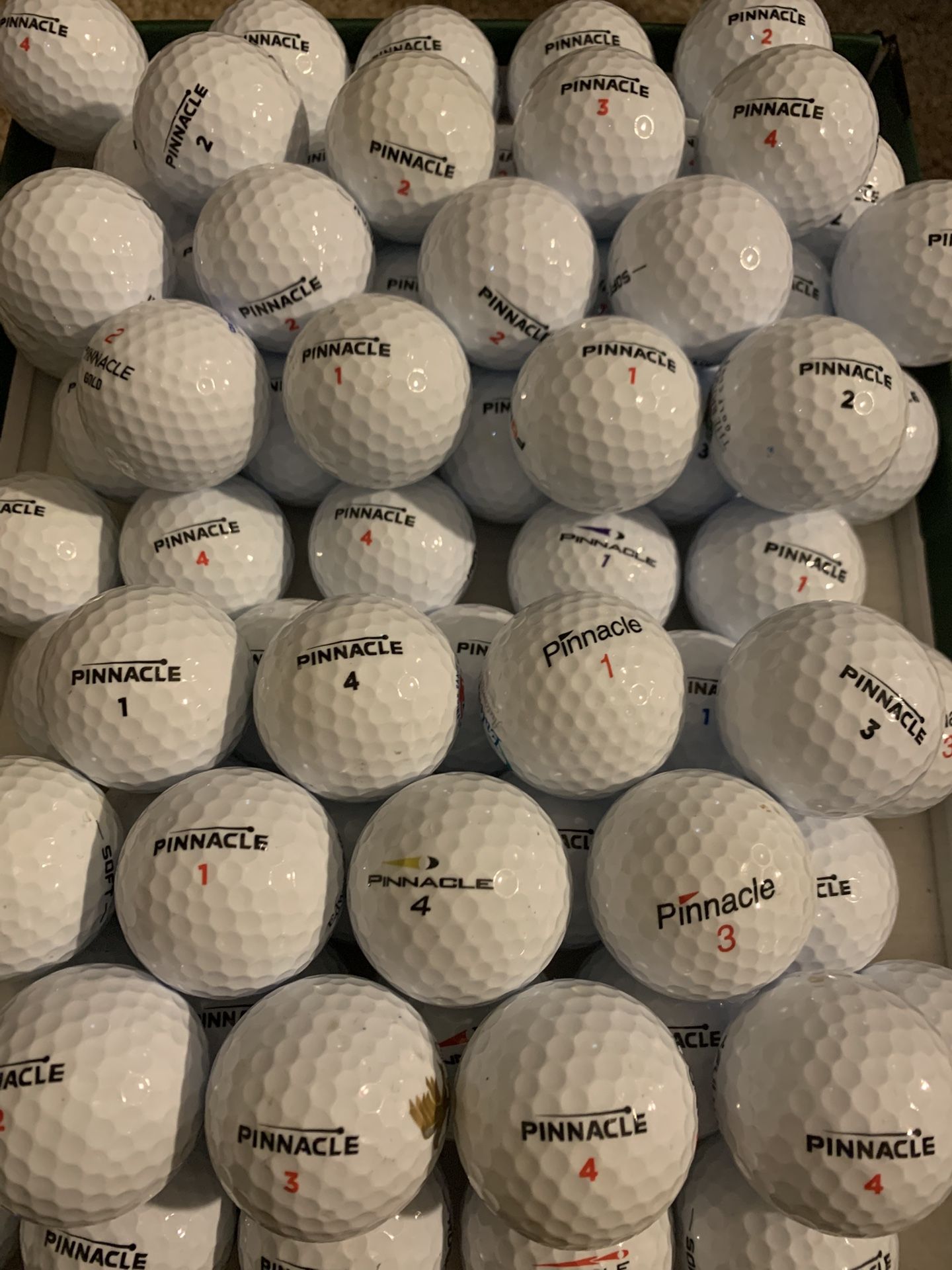 70 Golf Balls Pinnacle In Good Condition