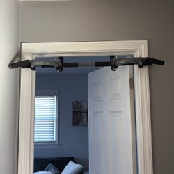 Pull Up Bar