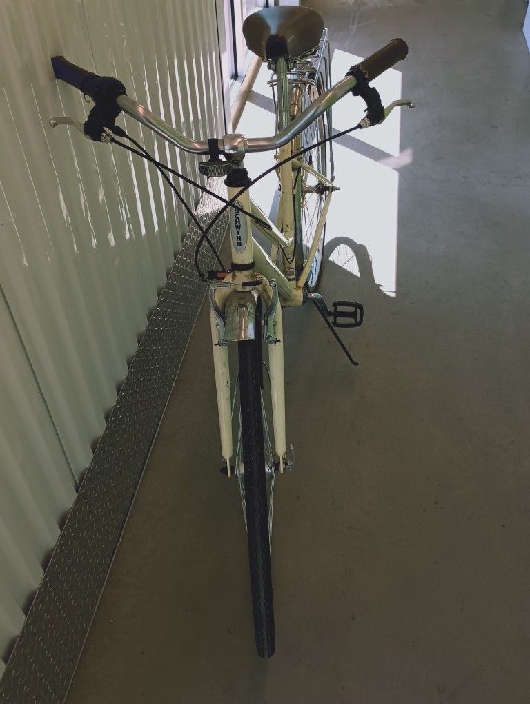 schwinn gateway 28 hybrid bike cream