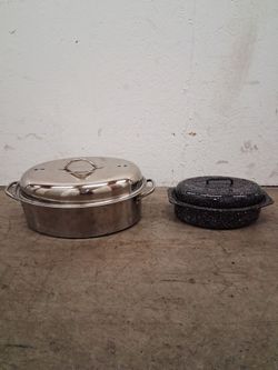 Big and small crock pot like new pickup 3-8:30 pm rainbow/charleston cash only moving sale