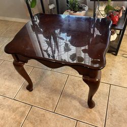 Small Coffee/ End Table 