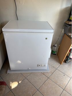 Chest freezer