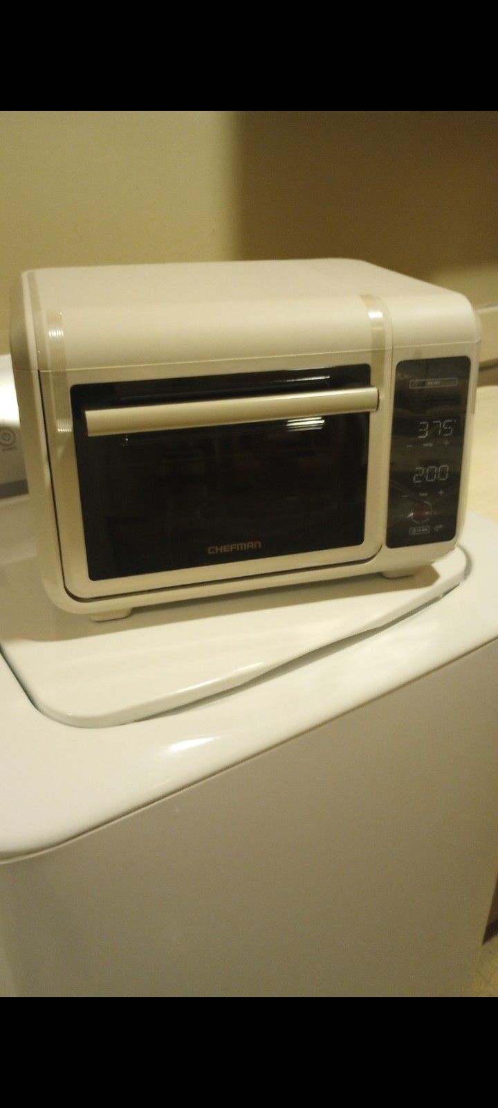 Air Fryer Toaster Oven White by Chefman brand! new!..