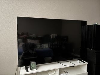 Insignia 58" 4K UHD Smart TV