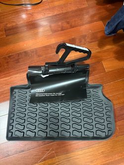 Genuine Audi Q5 All-Weather Floor Mats – Full Set, Brand New
