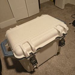 OtterBox Venture Cooler 