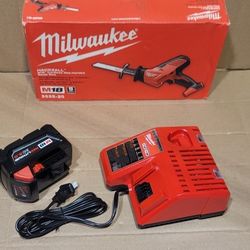 Milwaukee
M18 18V Lithium-Ion Cordless HACKZALL Reciprocating Saw Kit
