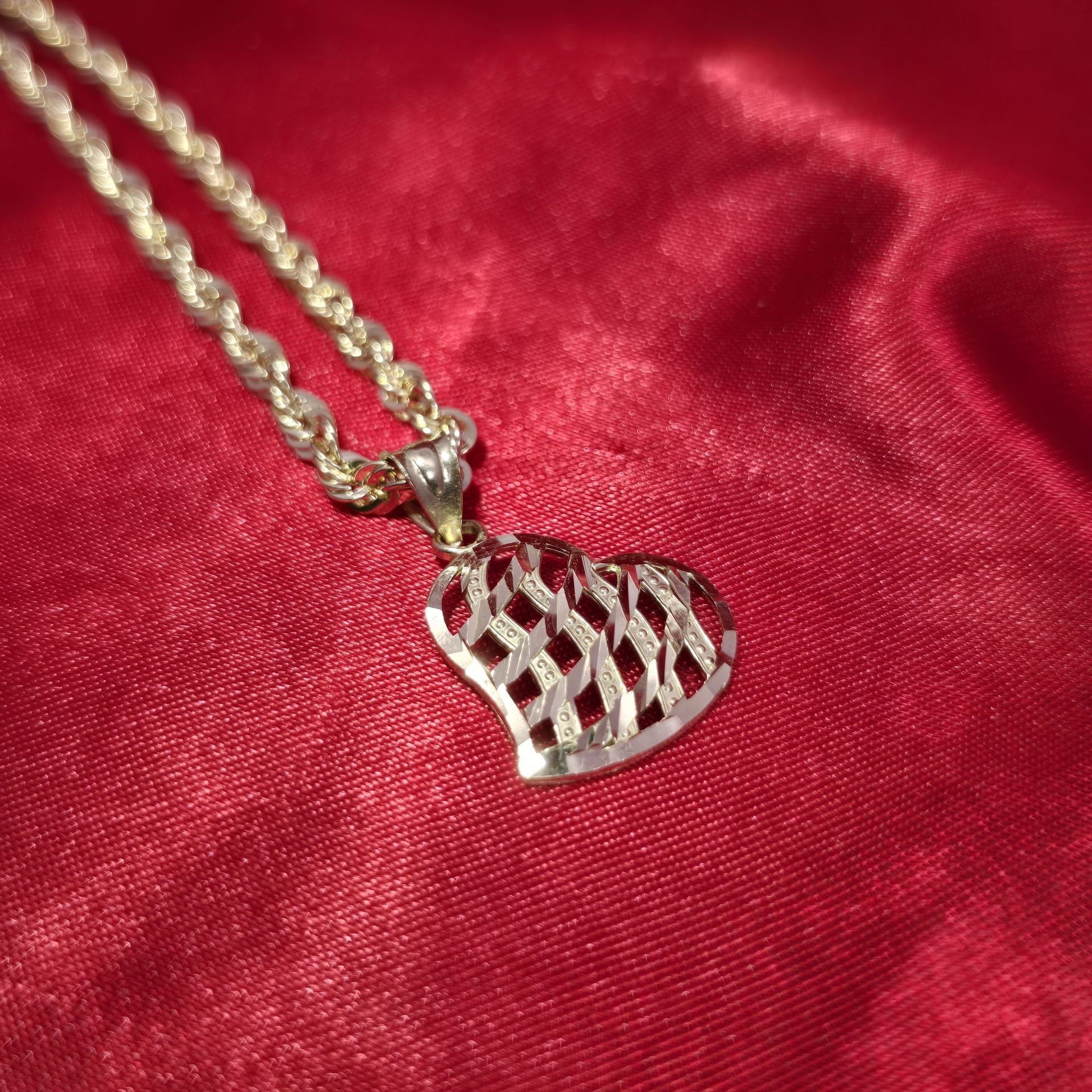 10k Gold Rope Chain & Heart Pendant