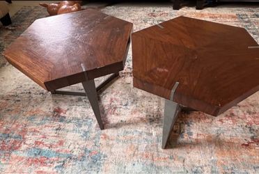 Modern Synergy Echo Bunching Cocktail Table