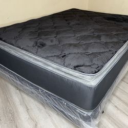 14” Queen Midnight Collection Hybrid Pillow Top Mattress!