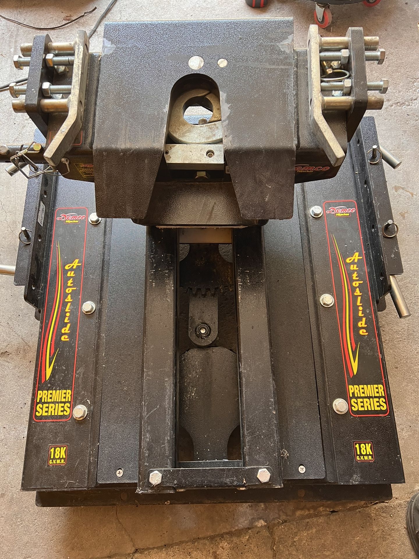 Demco Hijacker 5TH Wheel Auto slide 1800