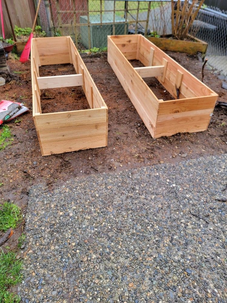 Custom Built Planter Boxes Lawn & Garden