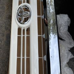 Stock Grill 2014 Toyota Tundra Sr5