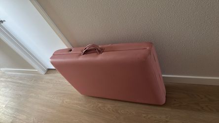 PINK LASH/TATTOO BED