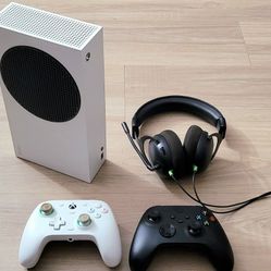 Xbox Series S Bundle 