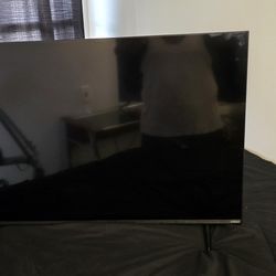 50 In Smart TV  6 Months Old 