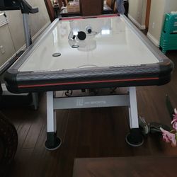 Air Hockey Table