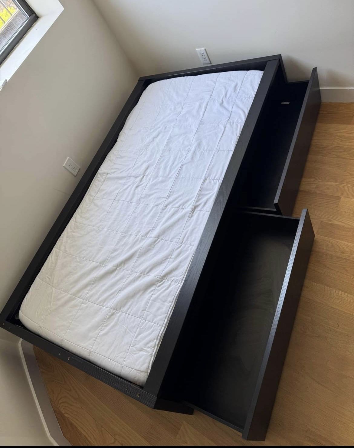 Twin Bed Frame W/ 2 Drawers And Mattress. Cama Con Cajones Y Colchon.