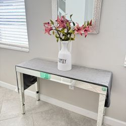Mirrored Table With Mirror 