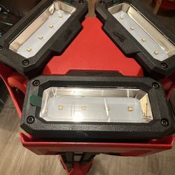 M18 Cordless 6,000 Lumens Tower Light