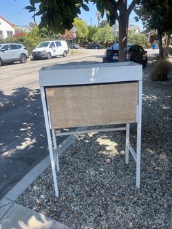 IKEA desk - free