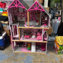 Large Doll House 