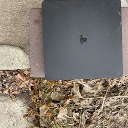 Selling PS4 (great Condition)