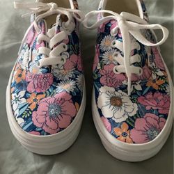 New Girls VANS size 5