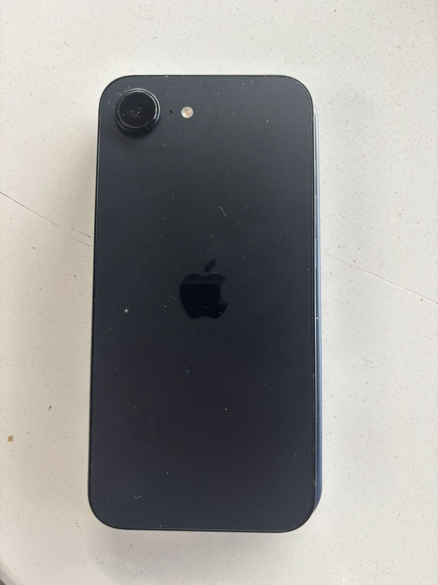 Apple iPhone 16
