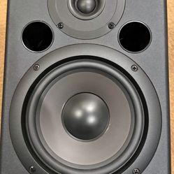 Bookshelf Speakers / Studio Monitors - Tuned Reference R6 (Pair)