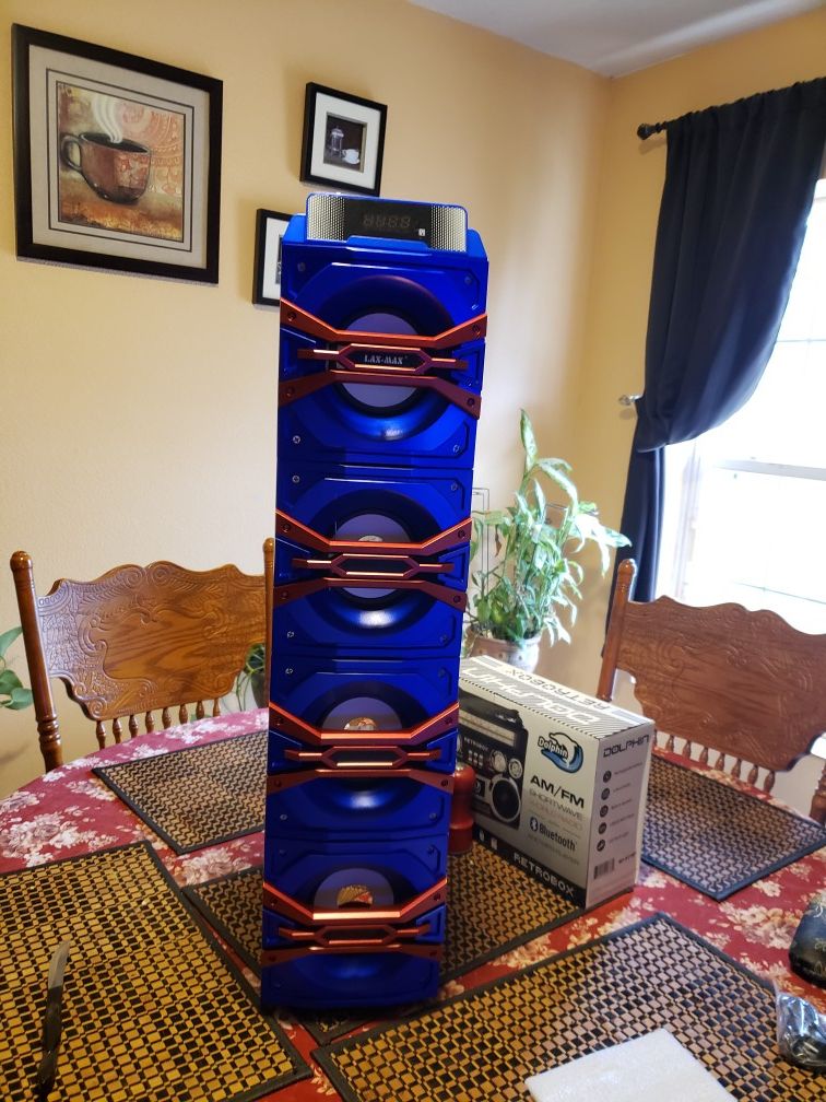 Wireless tower speaker